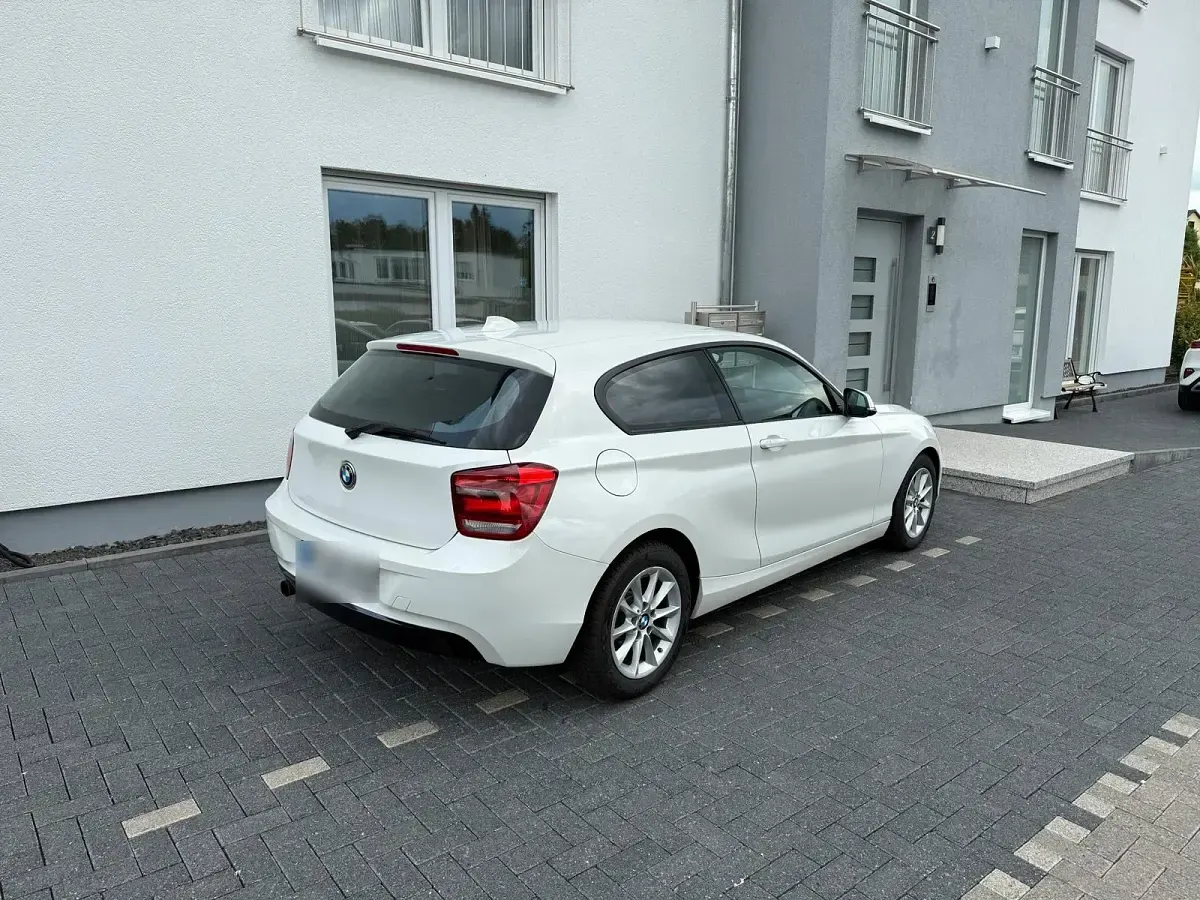 Gebraucht BMW 114 102 PS (75 kW) 2014 Weiß Kleinwagen