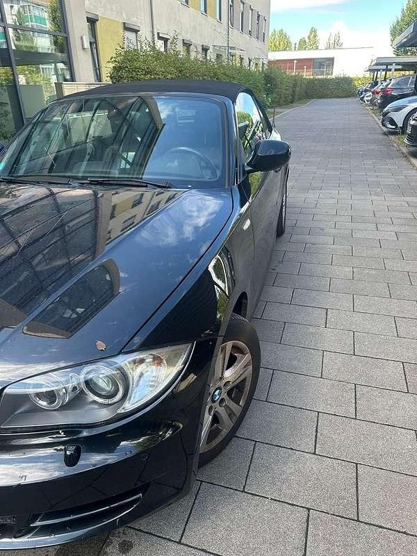Gebraucht BMW 118 Cabriolet 143 PS (105 kW) 2011 Schwarz Cabrio