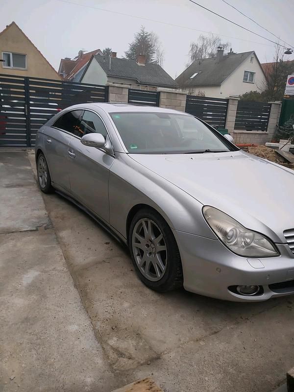 Gebraucht Mercedes CLS320 204 PS (150 kW) 2007 Silber Limousine