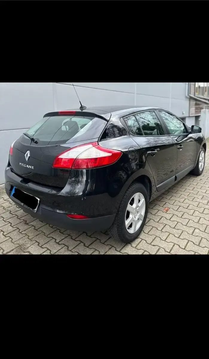 Gebraucht Renault Mégane 101 PS (74 kW) 2011 Schwarz Limousine