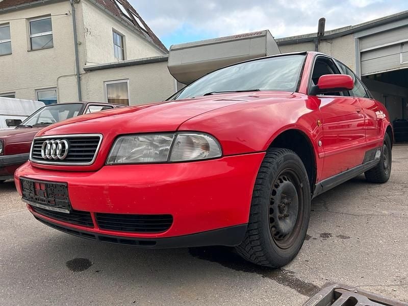 Second-hand Audi A4 150 CP (110 kW) 1997 Roșu Berlinǎ