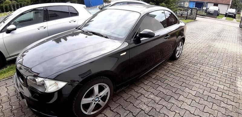 Schwarz Gebraucht 2009 BMW 125 Coupé Coupé | 11.500 € - Bild 1/4