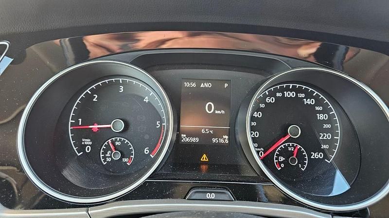 Gebraucht VW Touran 150 PS (110 kW) 2017 Weiß Van / Kleinbus