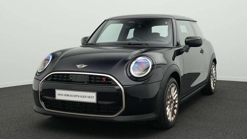 Schwarz Gebraucht 2024 Mini Cooper S Favoured Kleinwagen | 28.159 € (Superpreis) - Bild 1/4