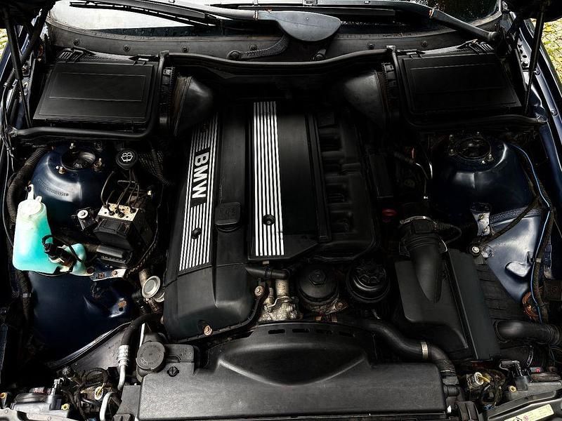 Gebraucht BMW 525 192 PS (141 kW) 2002 Blau Kombi