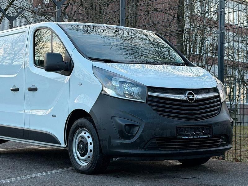 Weiß Gebraucht 2017 Opel Vivaro Van / Kleinbus | 10.990 € (Superpreis) - Bild 1/4