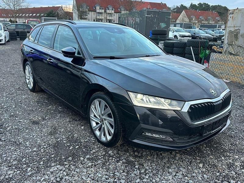 Schwarz Gebraucht 2022 Skoda Octavia Ambition Kombi | 17.640 € (Superpreis) - Bild 1/4