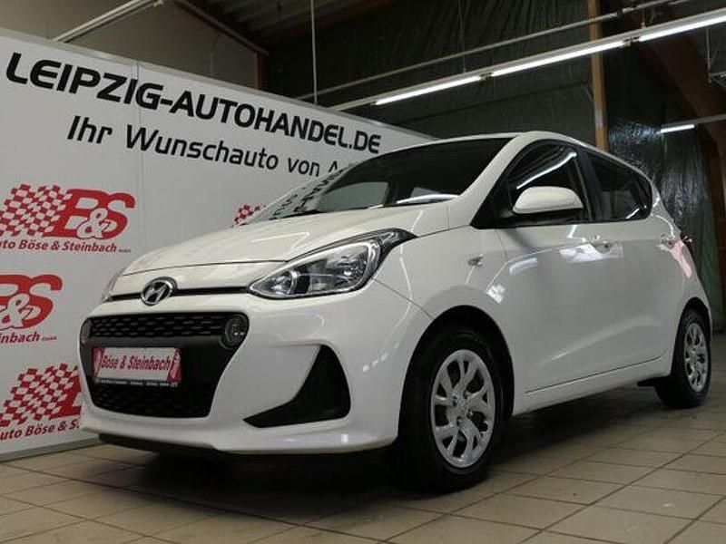 Weiß Gebraucht 2017 Hyundai i10 Trend Kleinwagen | 12.474 € (Etwas zu teuer) - Bild 1/4