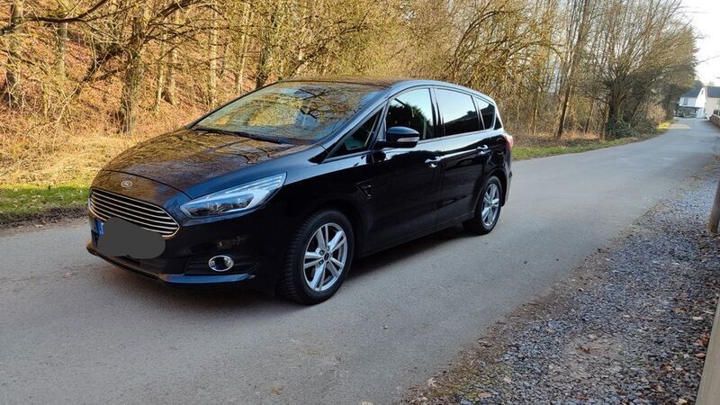 Schwarz Gebraucht 2018 Ford S-MAX Business Edition Van / Kleinbus | 14.800 € (Guter Preis) - Bild 1/4
