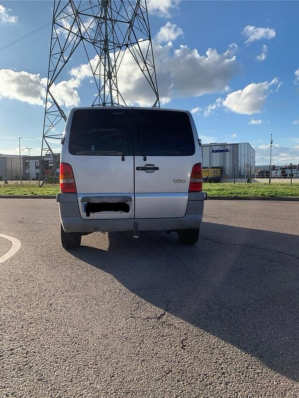 Second-hand Mercedes Vito 102 CP (75 kW) 2003 Van