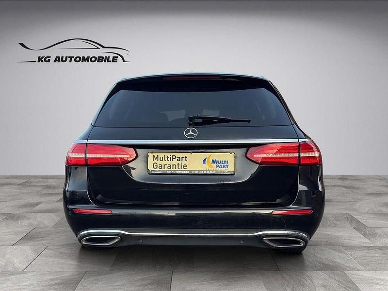 Second-hand Mercedes E200 150 CP (110 kW) 2017 Negru Break