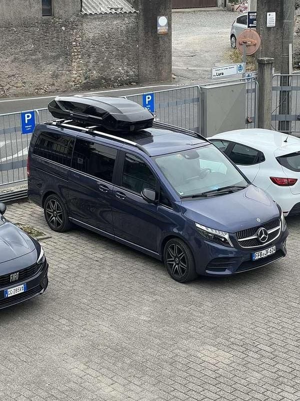 Gebraucht Mercedes V300 Avantgarde Edition 237 PS (174 kW) 2023 Van / Kleinbus