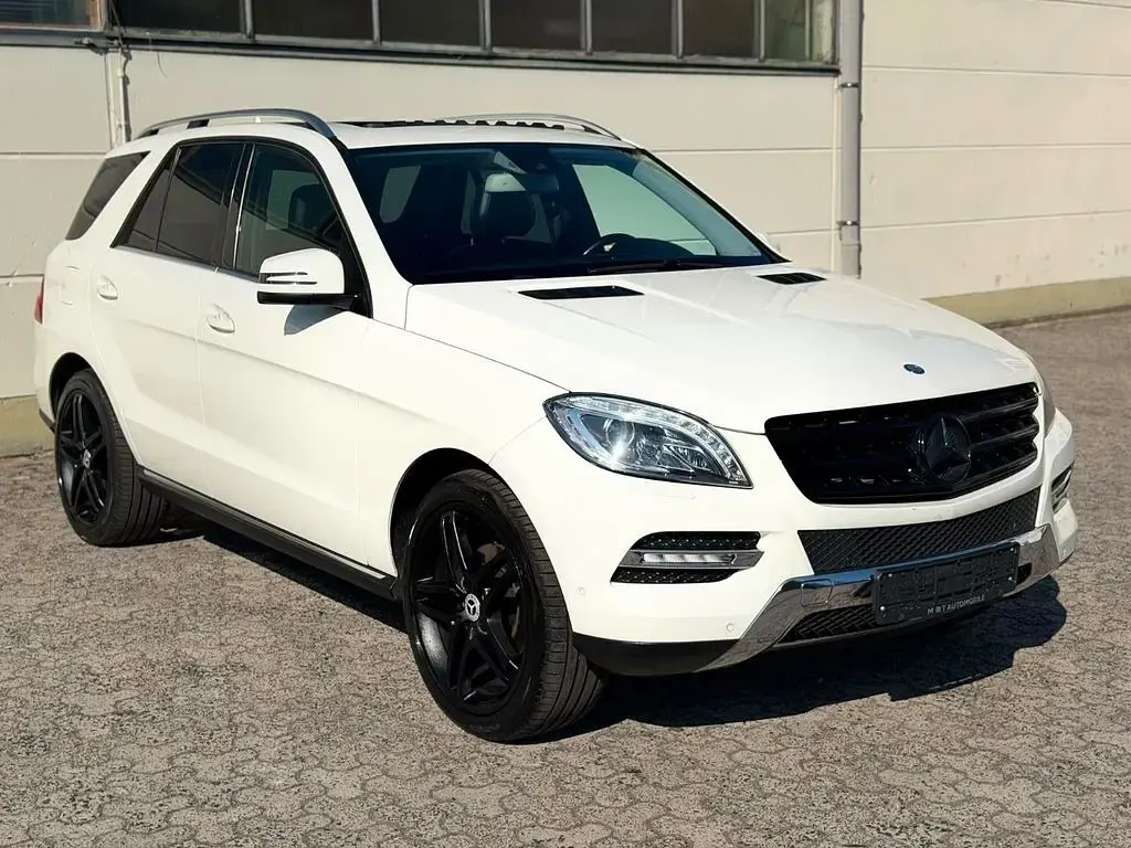 Gebraucht Mercedes ML350 258 PS (189 kW) 2012 Weiß SUV
