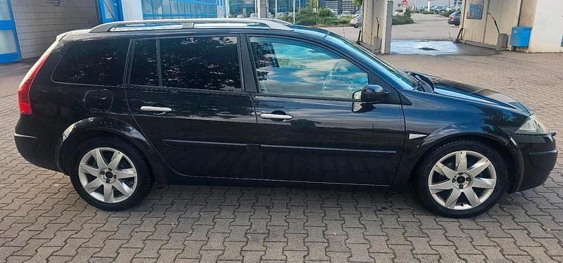 Schwarz Gebraucht 2009 Renault Mégane GrandTour Kombi | 2.000 € (Fairer Preis) - Bild 1/4