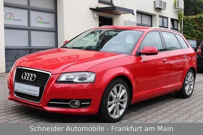 Brillantrot (metallic) Gebraucht 2012 Audi A3 Ambition Limousine | 6.950 € (Superpreis) - Bild 1/4
