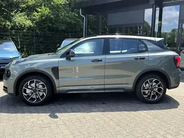 Neu Lynk & Co 01 280 PS (205 kW) 2026 Grün SUV