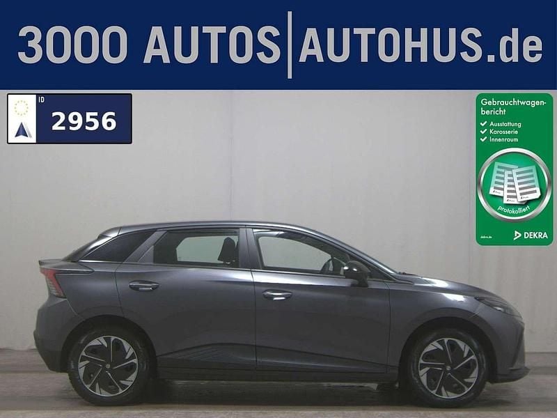 Diamond red (metallic) Gebraucht 2023 MG MG4 EV Kleinwagen | 14.980 € (Superpreis) - Bild 1/4