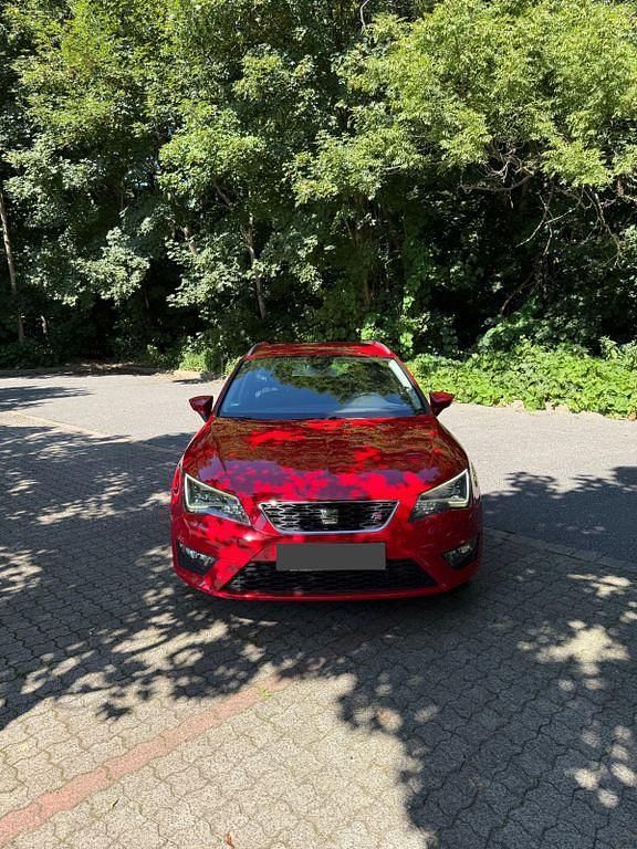 Rot Gebraucht 2015 Seat Leon ST FR Kombi | 10.000 € (Guter Preis) - Bild 1/4