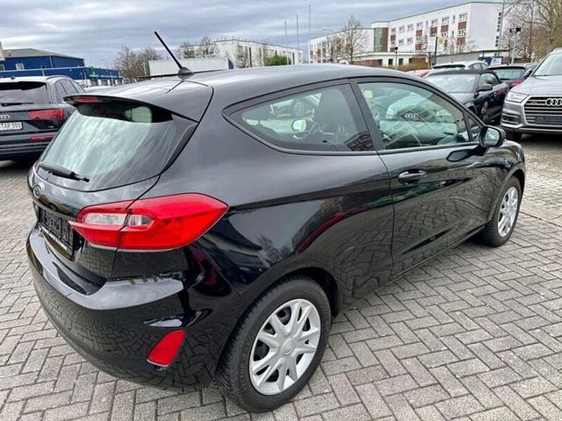 Gebraucht Ford Fiesta Trend 71 PS (52 kW) 2019 Schwarz Kleinwagen
