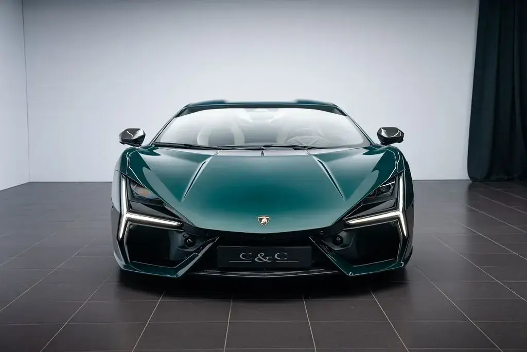 Neu Lamborghini Revuelto 1016 PS (747 kW) 2026 Verde lares Coupé