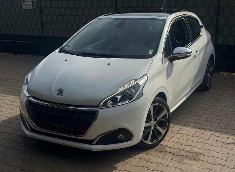 Weiß Gebraucht 2015 Peugeot 208 Kleinwagen | 7.950 € - Bild 1/4