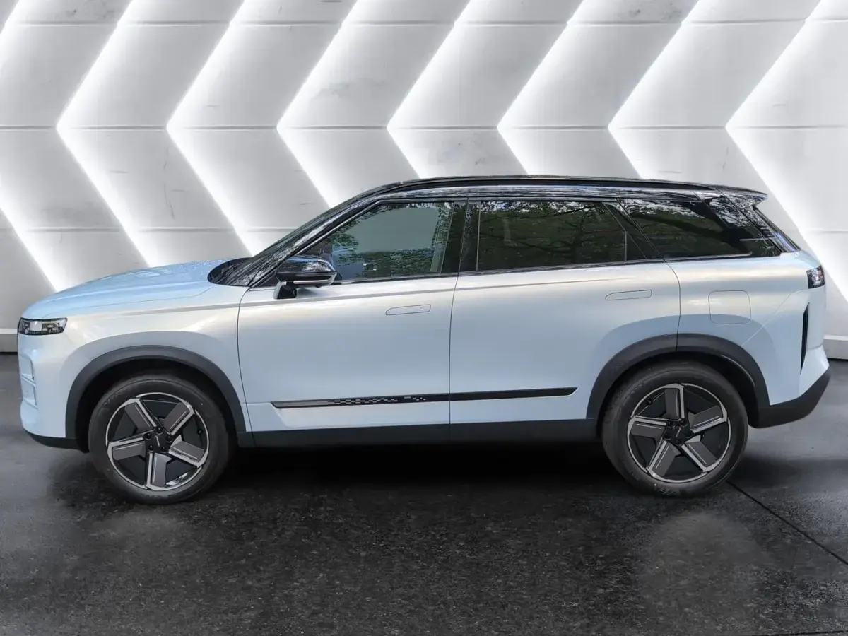 Neu Jaecoo 5 147 PS (108 kW) 2026 Grau SUV