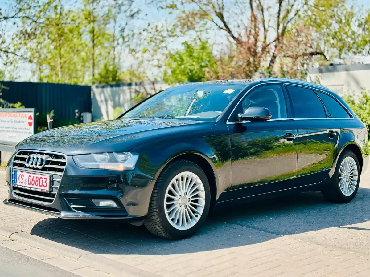 Gebraucht Audi A4 143 PS (105 kW) 2012 Schwarz Kombi