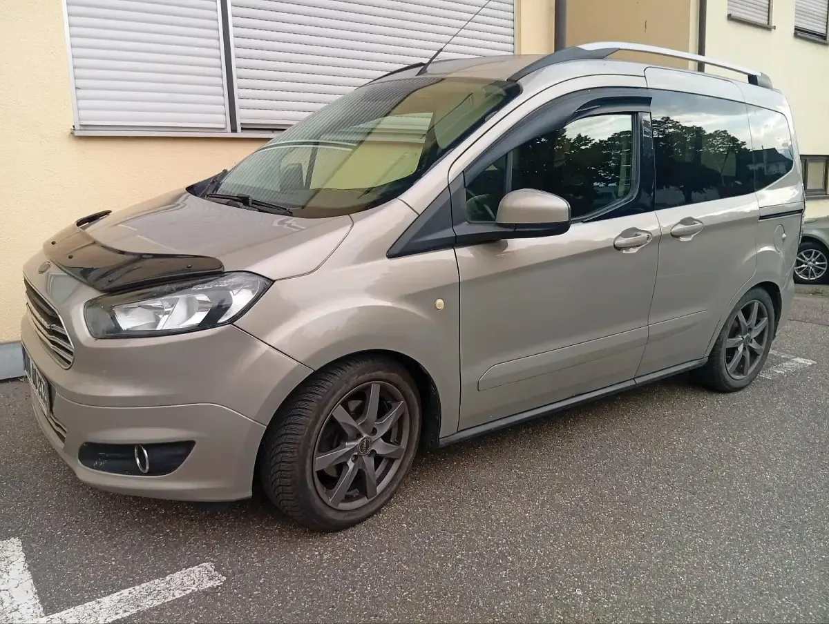 Gebraucht Ford Tourneo Courier 101 PS (74 kW) 2014 Gold Van / Kleinbus