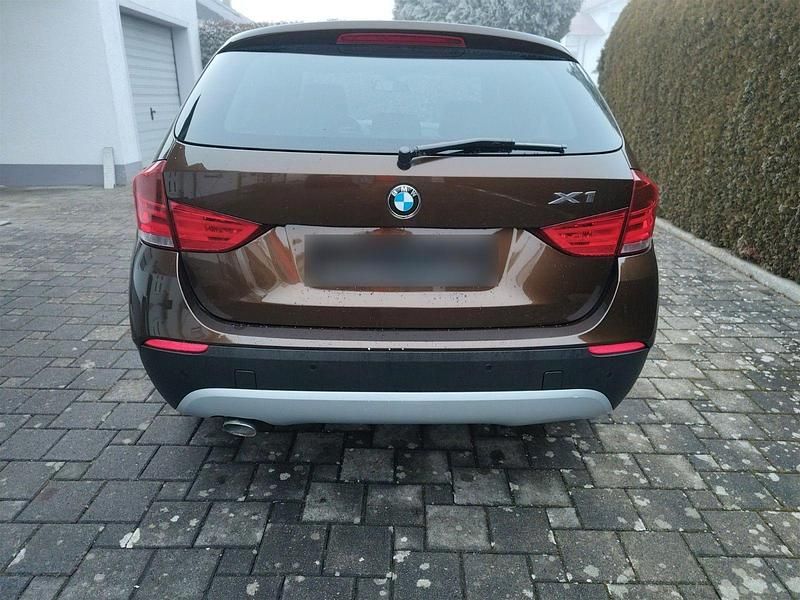 Gebraucht BMW X1 143 PS (105 kW) 2011 Braun SUV