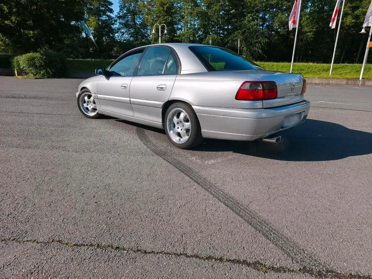 Gebraucht Opel Omega 180 PS (132 kW) 2001 Silber Limousine