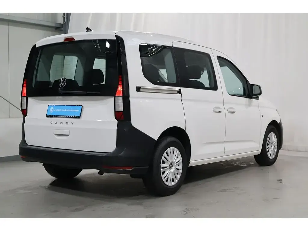 Gebraucht VW Caddy Basis 102 PS (75 kW) 2023 Weiß Van / Kleinbus
