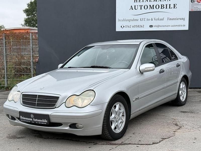 Silber Gebraucht 2004 Mercedes C180 Limousine | 2.500 € (Superpreis) - Bild 1/4