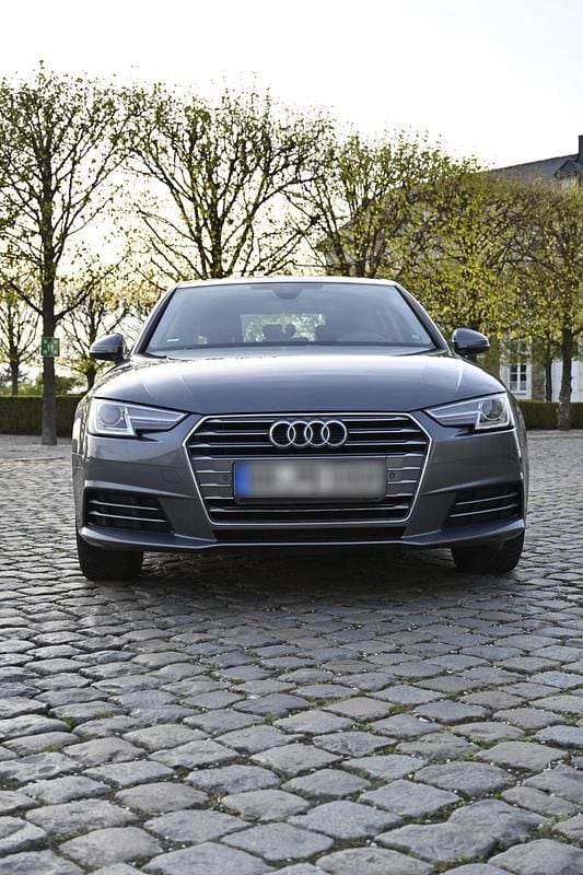 Second-hand Audi A4 Sport 150 CP (110 kW) 2018 Gri Berlinǎ