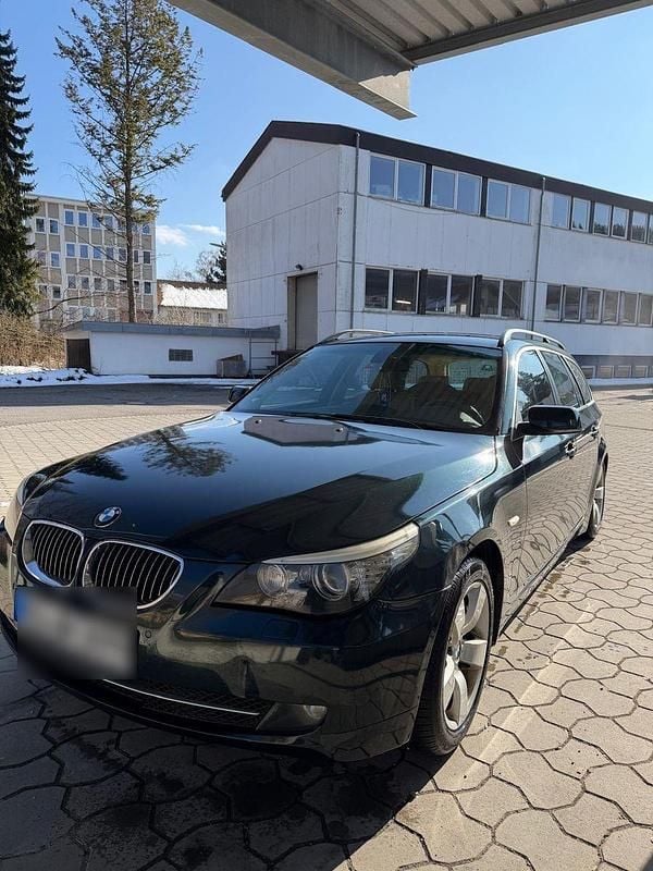Gebraucht BMW 530 231 PS (169 kW) 2007 Grün Kombi