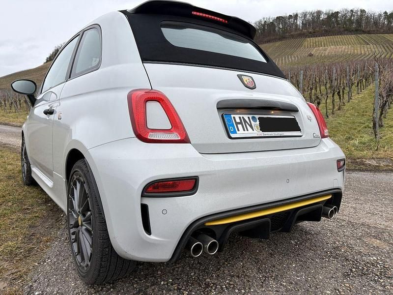 Gebraucht Abarth 695 179 PS (131 kW) 2023 Grau Kleinwagen