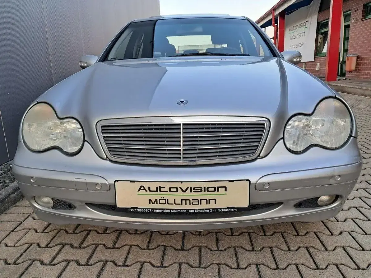 Gebraucht Mercedes C180 143 PS (105 kW) 2003 Silber Limousine