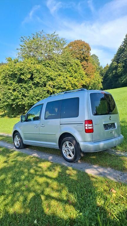 Silber Gebraucht 2014 VW Caddy Comfortline Van / Kleinbus | 12.000 € (Etwas zu teuer) - Bild 1/4