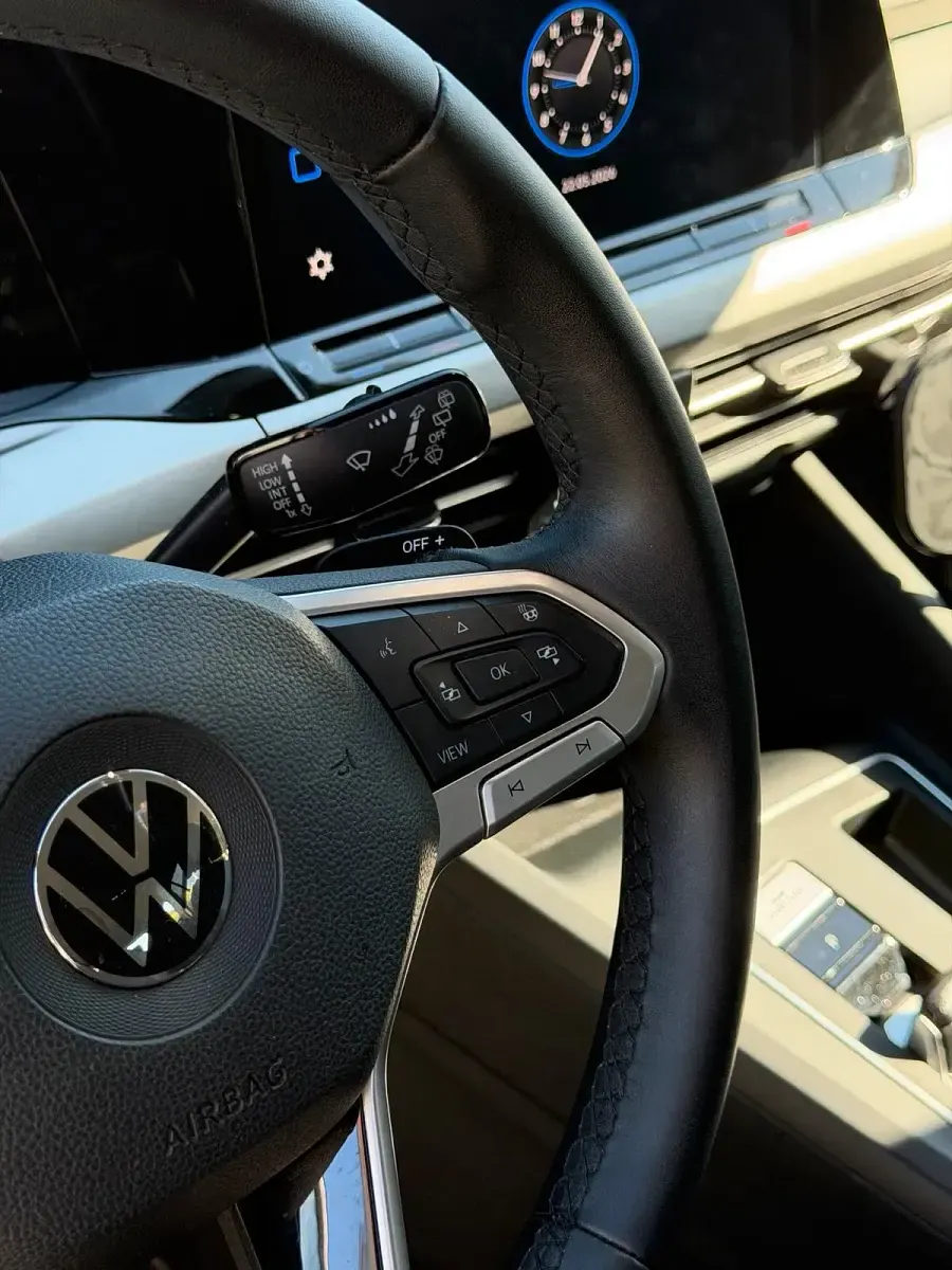 Używany VW Golf VIII 150 KM (110 kW) 2021 Biały Kombi