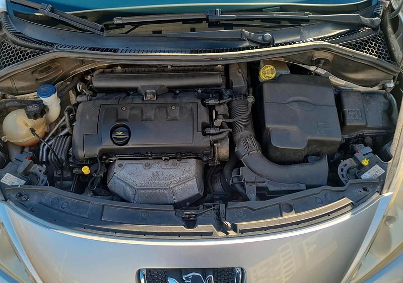 Gebraucht Peugeot 207 90 PS (66 kW) 2009 Grau Limousine