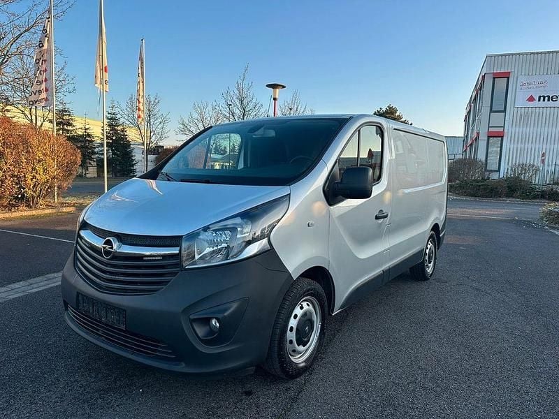 Grau Gebraucht 2019 Opel Vivaro Edition Van / Kleinbus | 8.499 € (Superpreis) - Bild 1/4