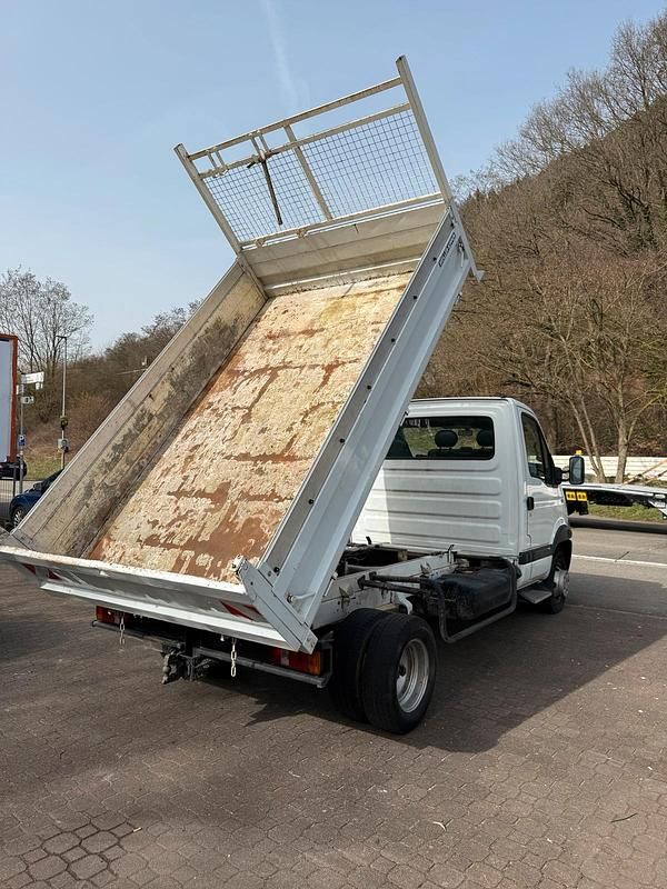 Second-hand Renault Trafic 150 CP (110 kW) 2008 Alb Monovolum