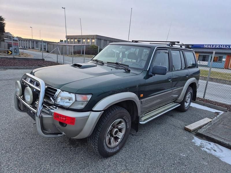 Grün Gebraucht 2001 Nissan Patrol SUV | 8.900 € (Superpreis) - Bild 1/4