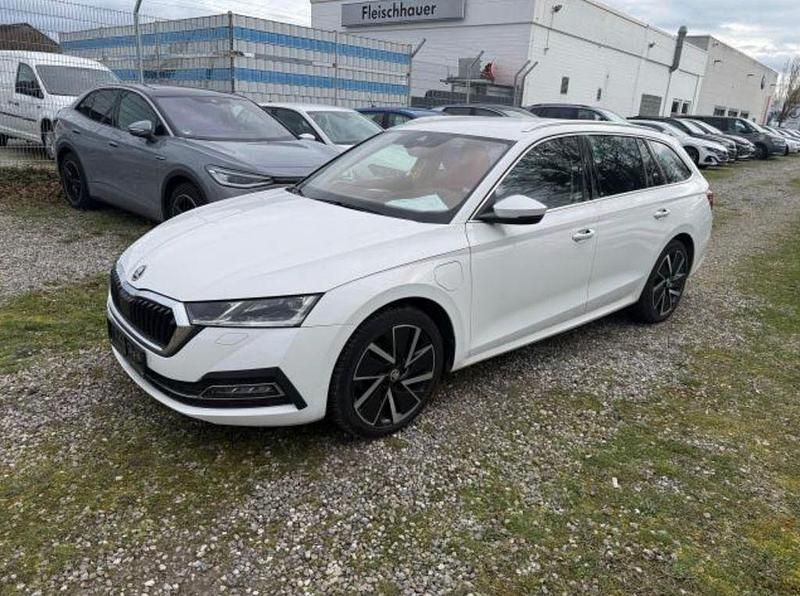 Gebraucht Skoda Octavia First Edition 150 PS (110 kW) 2021 Weiß Kombi