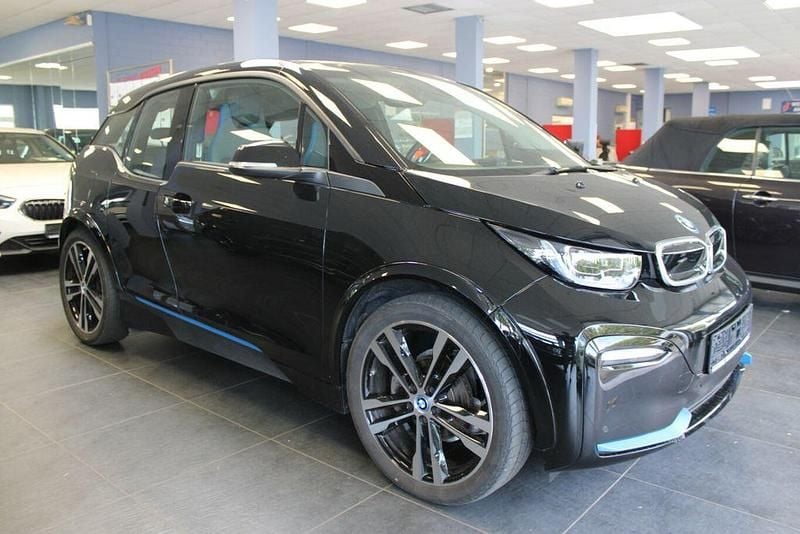 Fluid black mit akzent bmw i b Gebraucht 2022 BMW i3 Kleinwagen | 19.980 € (Guter Preis) - Bild 1/4