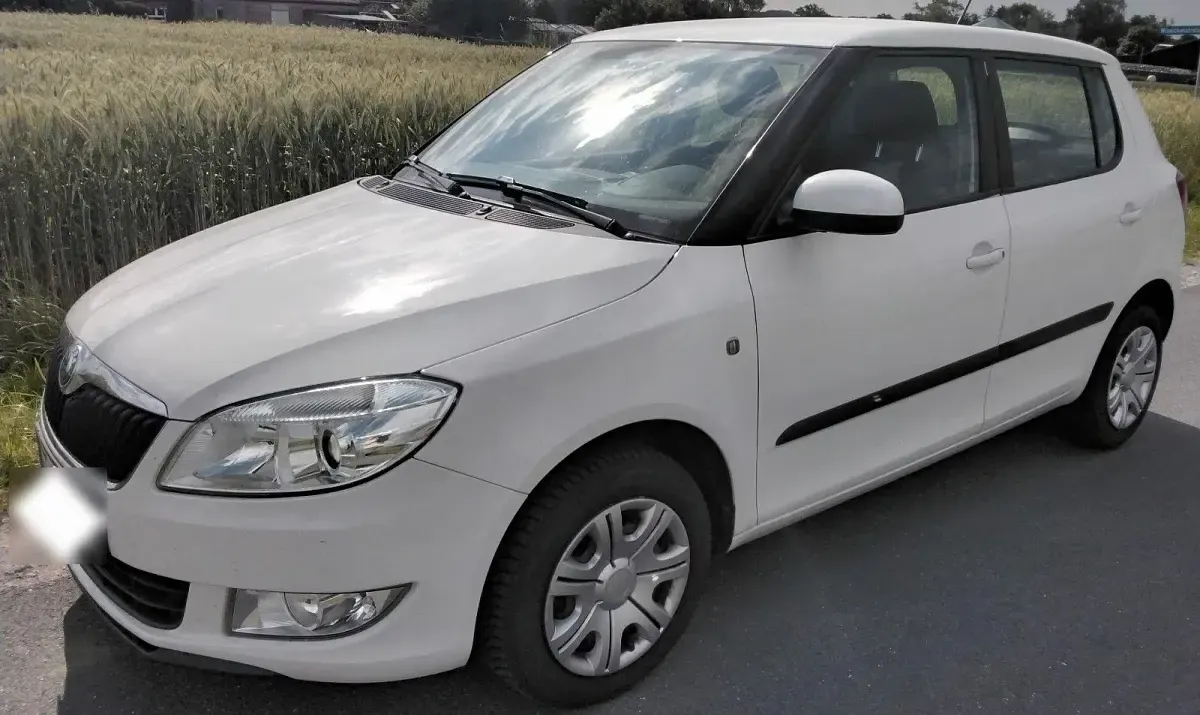 Gebraucht Skoda Fabia 60 PS (44 kW) 2012 Weiß Kleinwagen