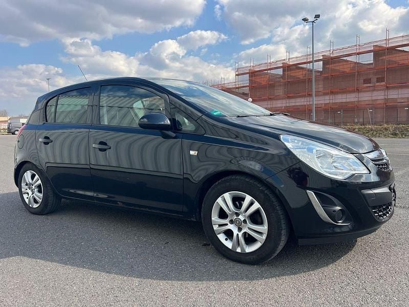 Gebraucht Opel Corsa Active 87 PS (63 kW) 2013 Schwarz Kleinwagen