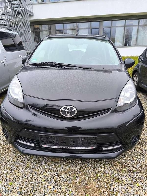 Midnight black Gebraucht 2013 Toyota Aygo Cool Kleinwagen | 3.300 € (Guter Preis) - Bild 1/4
