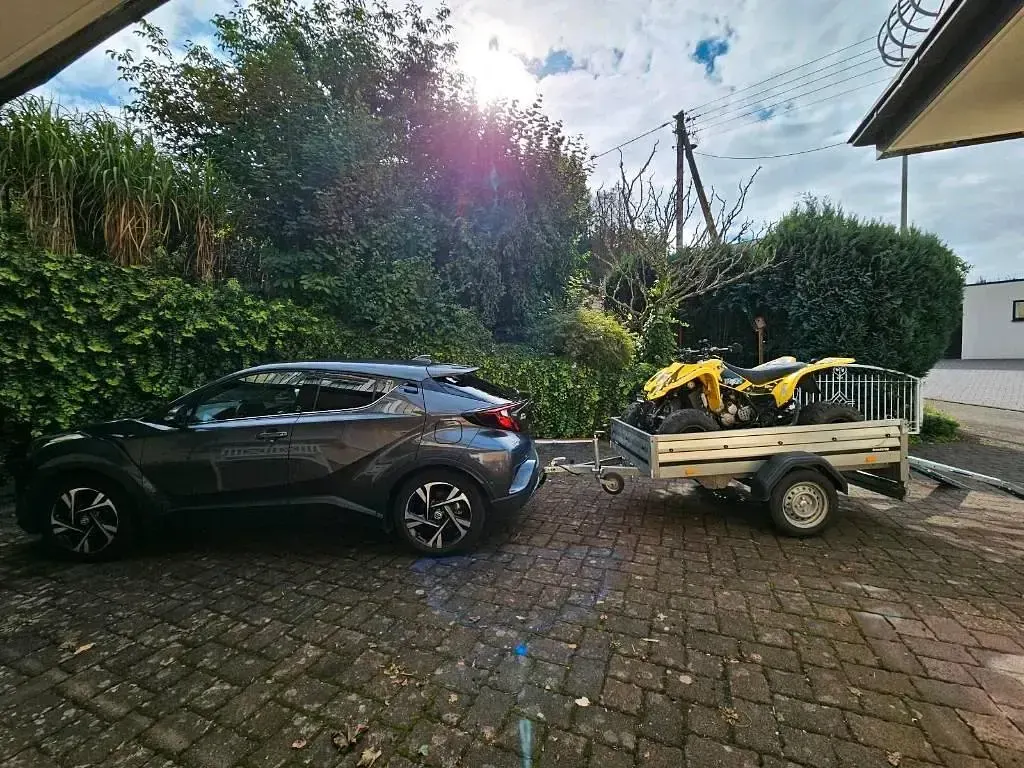 Gebraucht Toyota C-HR 184 PS (135 kW) 2023 Grau SUV