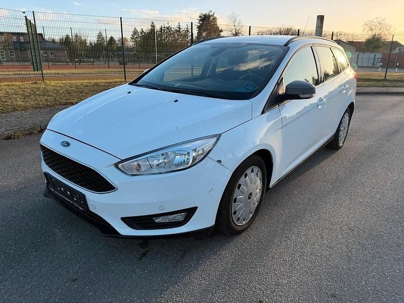 Gebraucht Ford Focus 105 PS (77 kW) 2016 Weiß Kombi