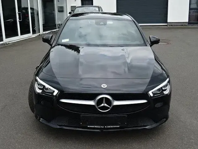 Gebraucht Mercedes CLA180 116 PS (85 kW) 2022 Schwarz Limousine